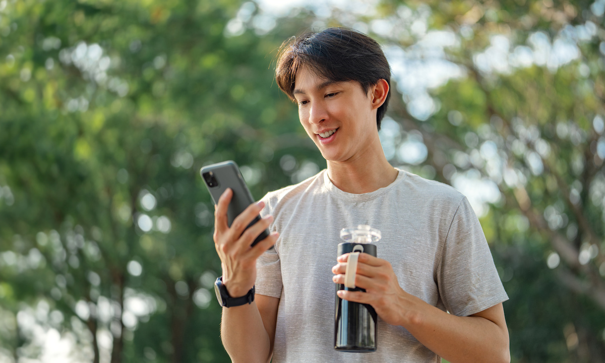 Illustration of a smartphone screen showing personalized financial recommendations powered by AI.