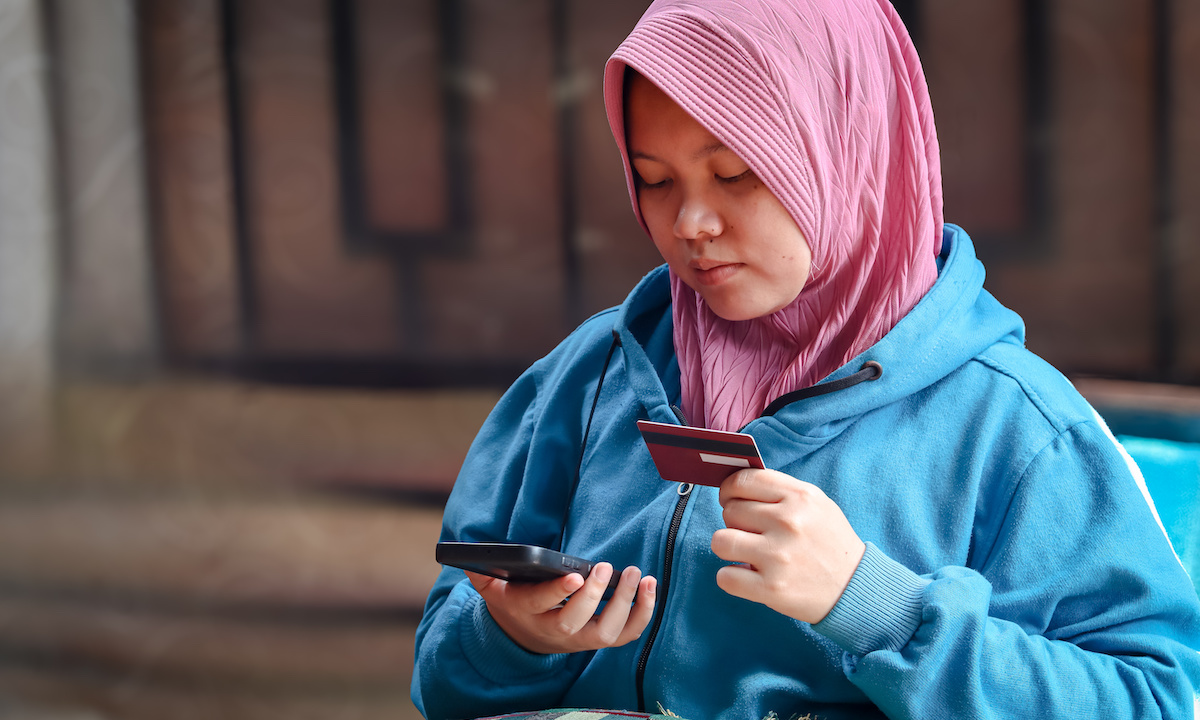 Conceptual image of a digital payment transaction with a question mark, symbolizing uncertainty.