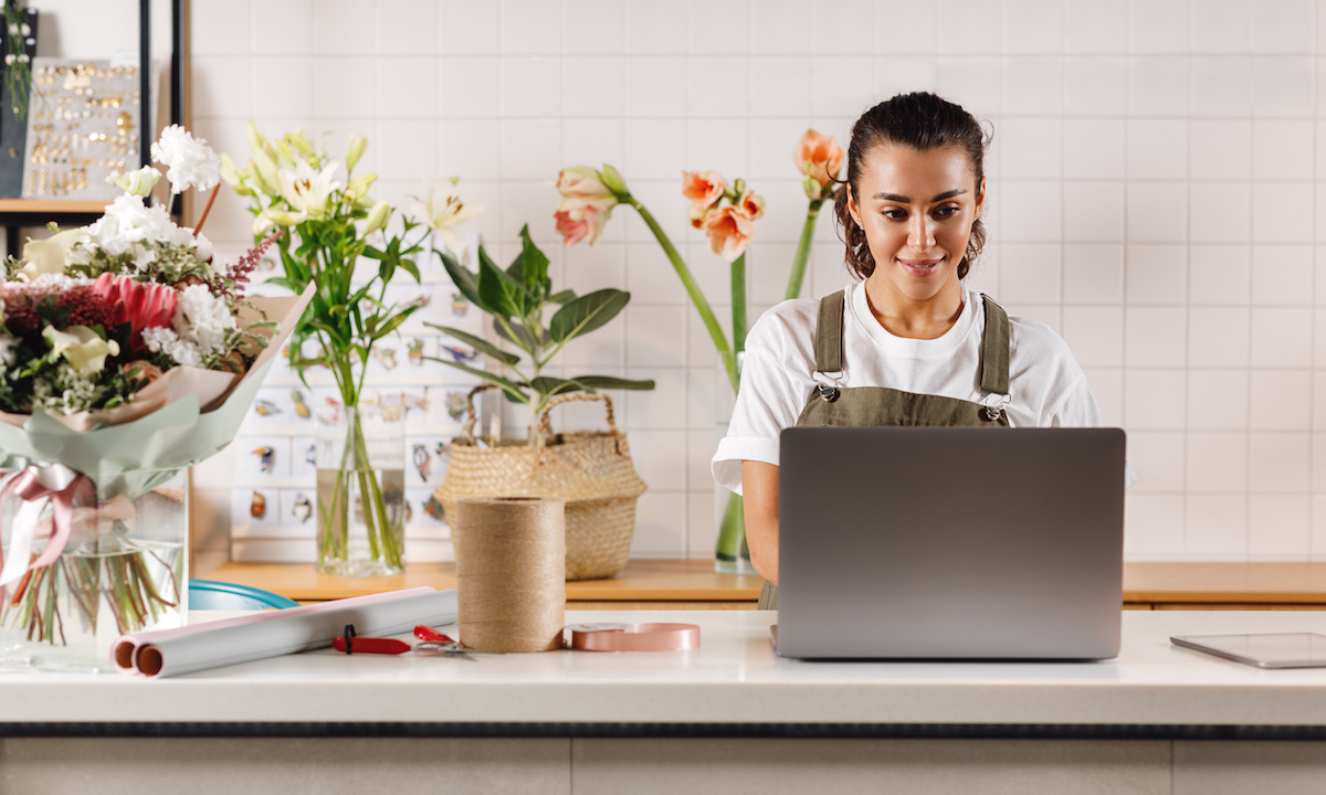 A stylized graphic representing a chatbot interface with three data points highlighted, implying a simplified insurance quoting process.